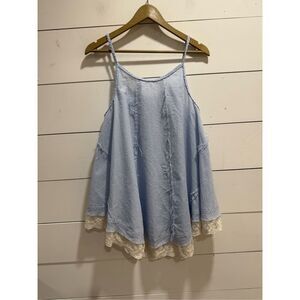 Umgee USA Seersucker Spaghetti Strap Top Lace Hem Flowy Tank Blue White Medium